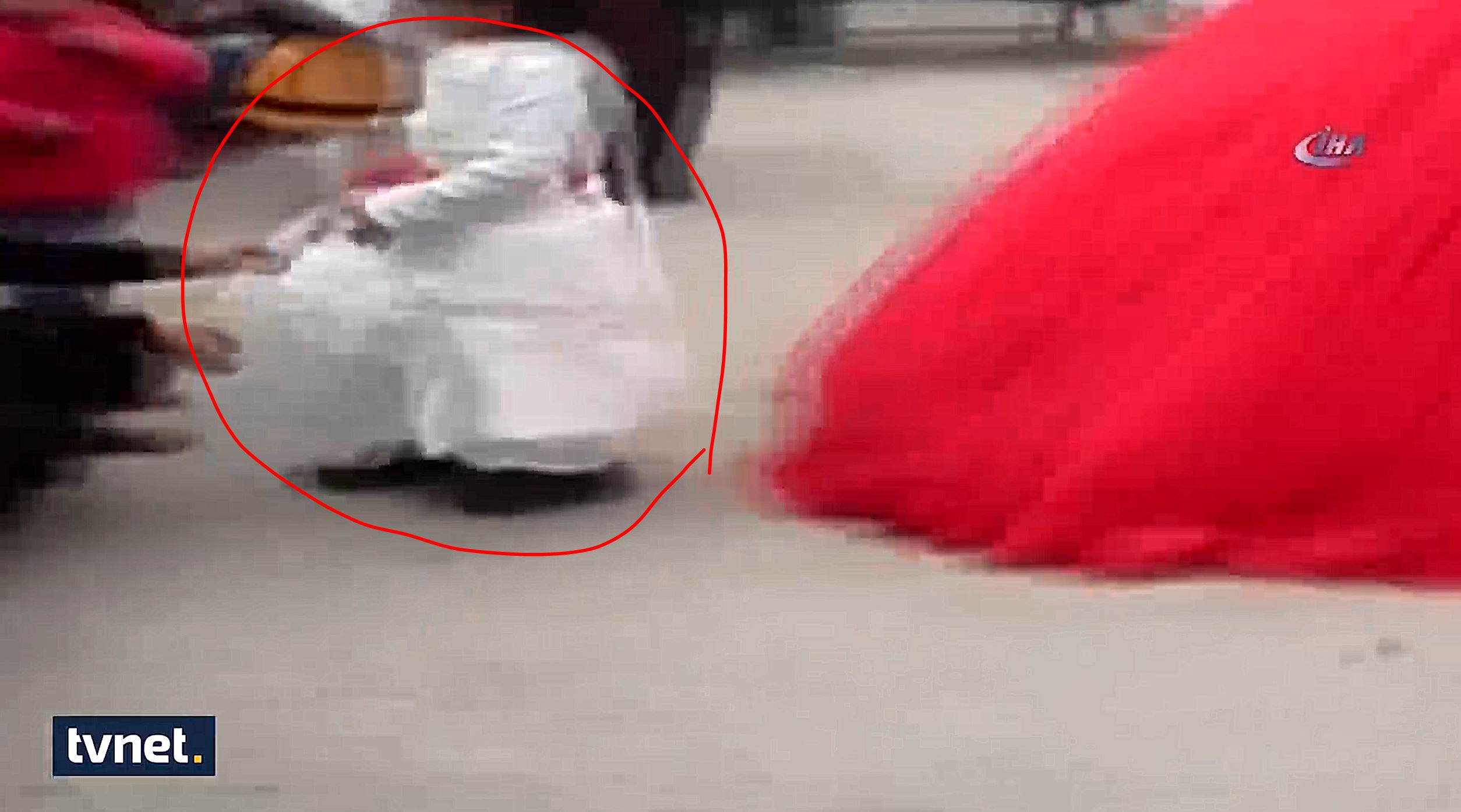 (فيديو) اغتصبوا الطفلة "بشرى" ذات الأربع سنوات أثناء وجوها في حفل زفاف (فيديو) اغتصبوا الطفلة "بشرى" ذات الأربع سنوات أثناء وجوها في حفل زفاف