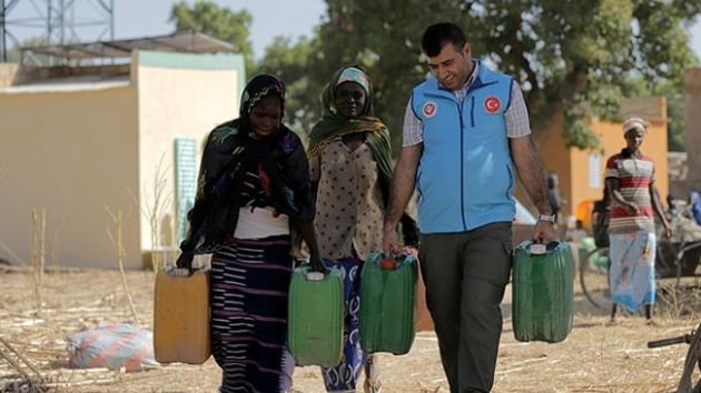 بتوجيهات من أردوغان وقف الديانة التركي يفتتح محطة للمياه العذبة في تشاد