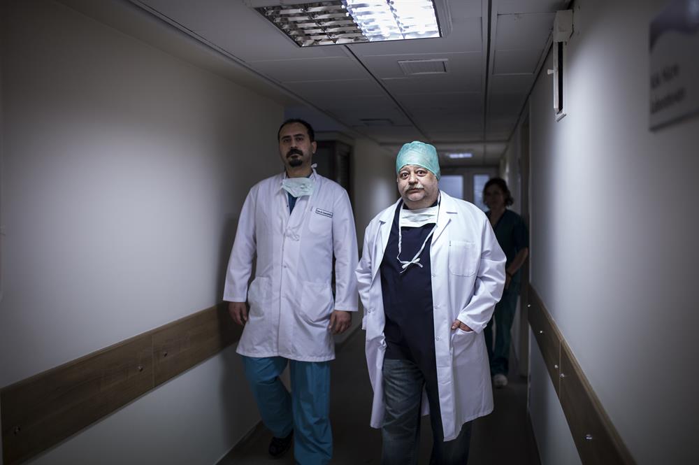 تركيا- إجراء أول عملية جراحية كاملة في العالم بواسطة روبوت