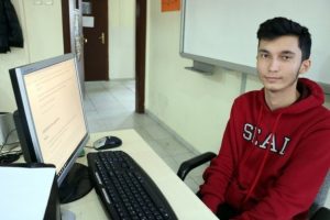 طالب تركي يكتشف ثغرة أمنية في أحد برمجيات شركة آبل العالمية