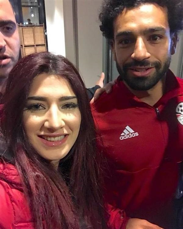 مشجعة تطلب محمد صلاح