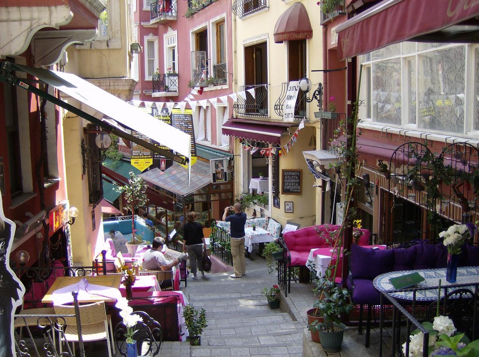 هل زرتم شارع الجزائر أحد أجمل شوارع اسطنبول؟