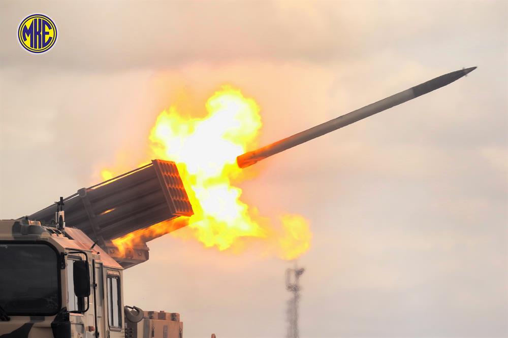وزير الدفاع راجمة صواريخ محلية جديدة ستدخل ميدان معارك غصن الزيتون