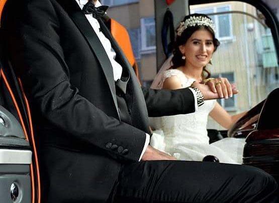 بالفستان الأبيض سائقة حافلة تركية تقود حافلة زفافها إلى زوجها الأردني تركيا بالعربي