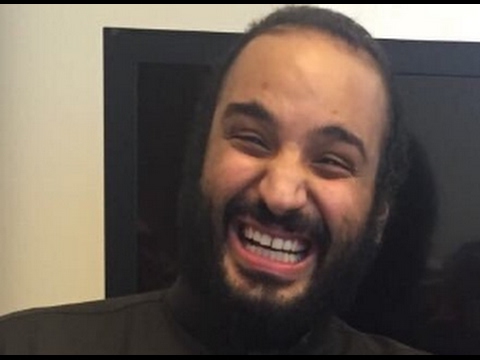 محمد بن سلمان يضحك