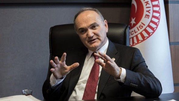 وزير العلوم والصناعة والتكنولوجيا التركي فاروق أوزلو