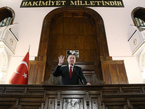 أردوغان في البرلمان القديم