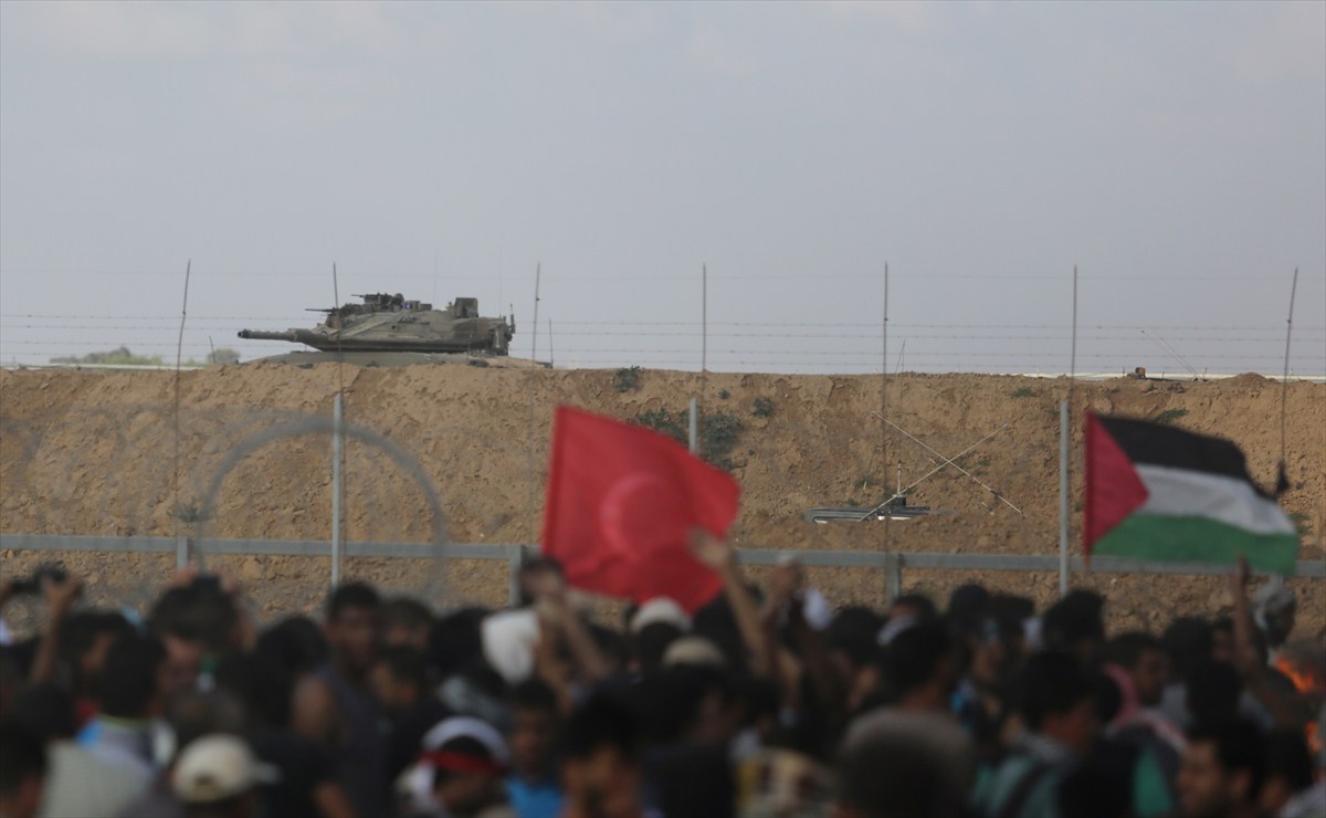 علم تركيا في غزة 1