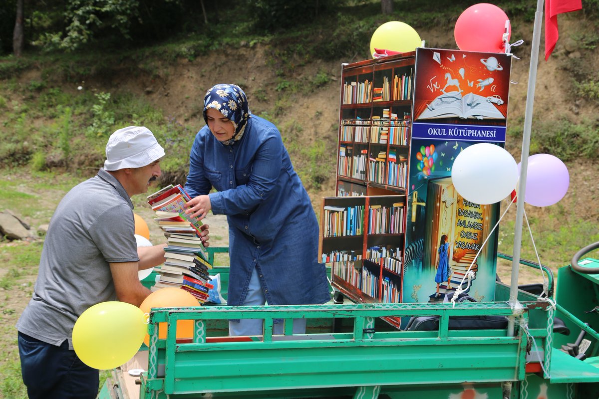 مكتبة متنقلة في تركيا