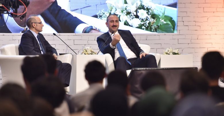 وزير العدل التركي عبد الحميد غل