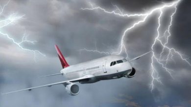 عاصفة رعدية تضرب طائرة تركية
