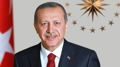 رجب طيب أردوغان يضحك