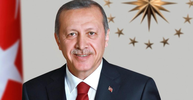 رجب طيب أردوغان يضحك