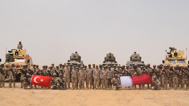 الجيش التركي و الجيش القطري