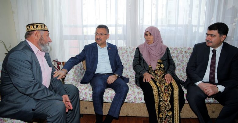 نائب أردوغان يزور عائلة