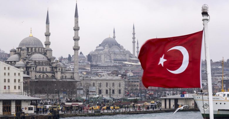 علم تركيا إسطنبول