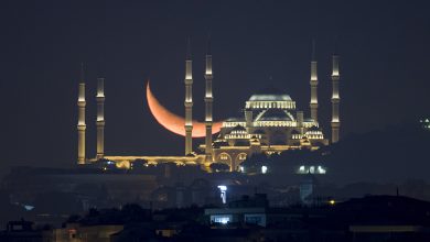 İstanbul’da akşam saatlerinde beliren hilal, Büyük Çamlıca