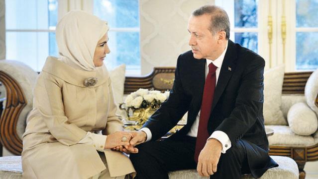 cumhurbaskani-erdogan-ve-esi-emine-erdogan-in-el-13956562_6470_osd