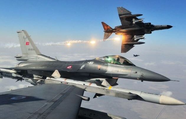 turkey-f-16-fighting-falcon-using-flares2