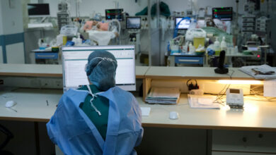 Nurses,And,Doctors,Are,Seen,In,The,Intensive,Care,Unit