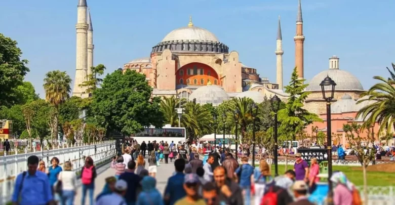 turkiye-bu-yilin-ilk-iki-ayinda-43-milyon-turist-agirladi-io8e